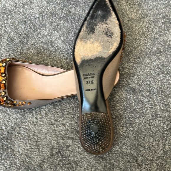 Prada dress shoes-great with casual and dress clothing. 1/4 inch heel - Picture 3 of 6